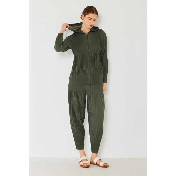 Marina West Swim Pleated Unisex Aladdin Plisse Pants - Picture 4 of 4